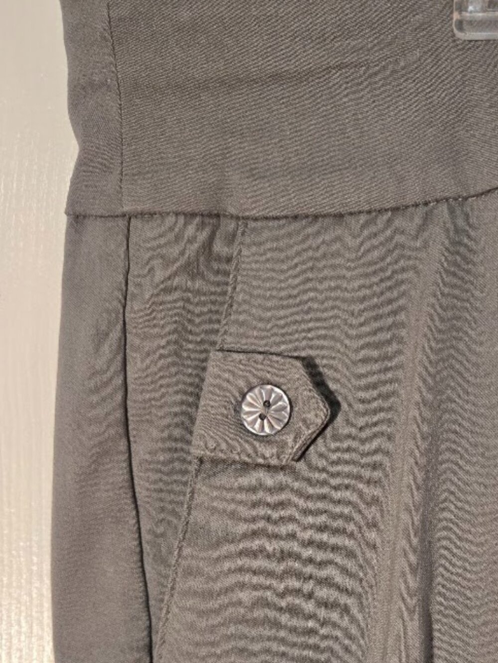Gray Capri - Picture 3 of 3